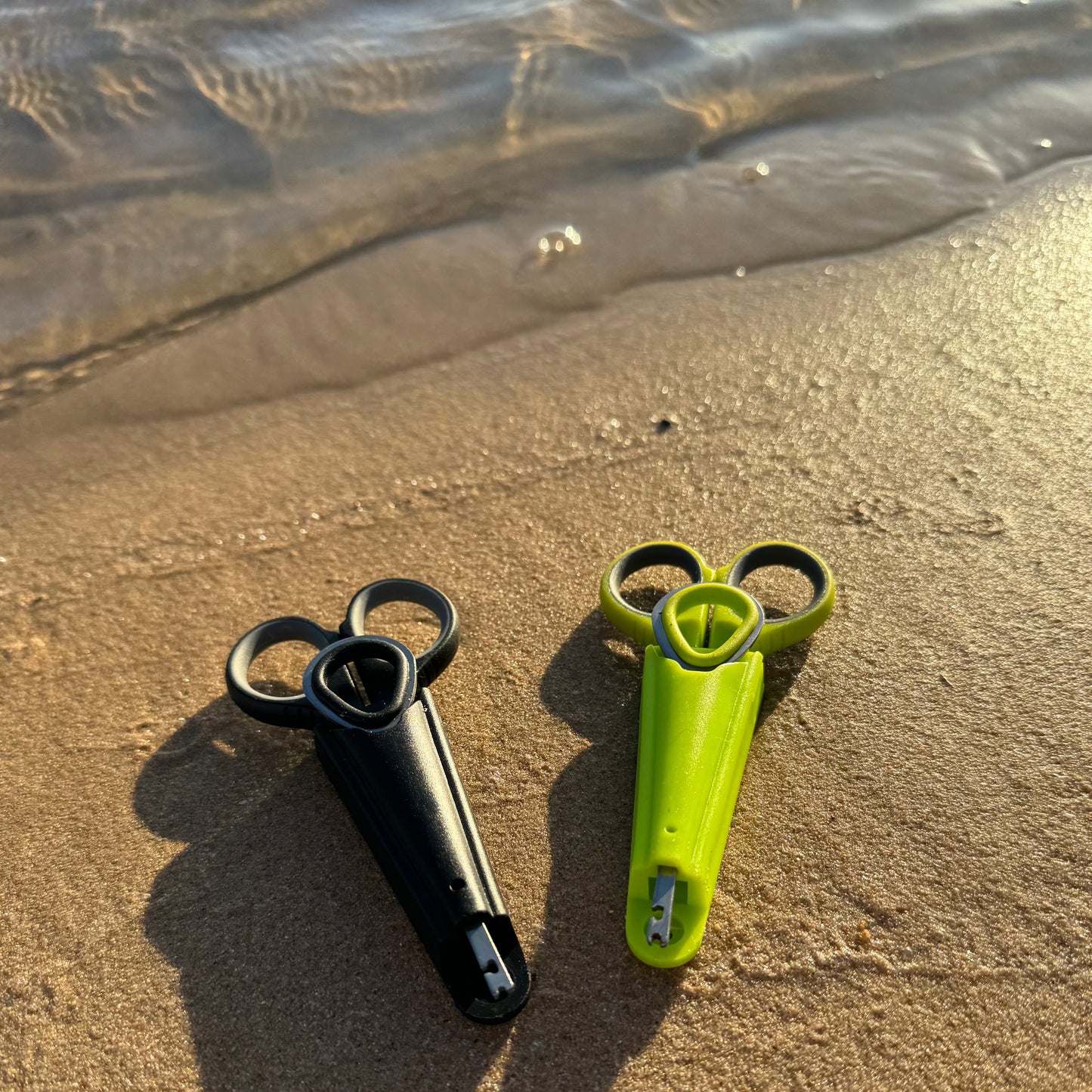 Scissors - 316 Stainless with hook remover