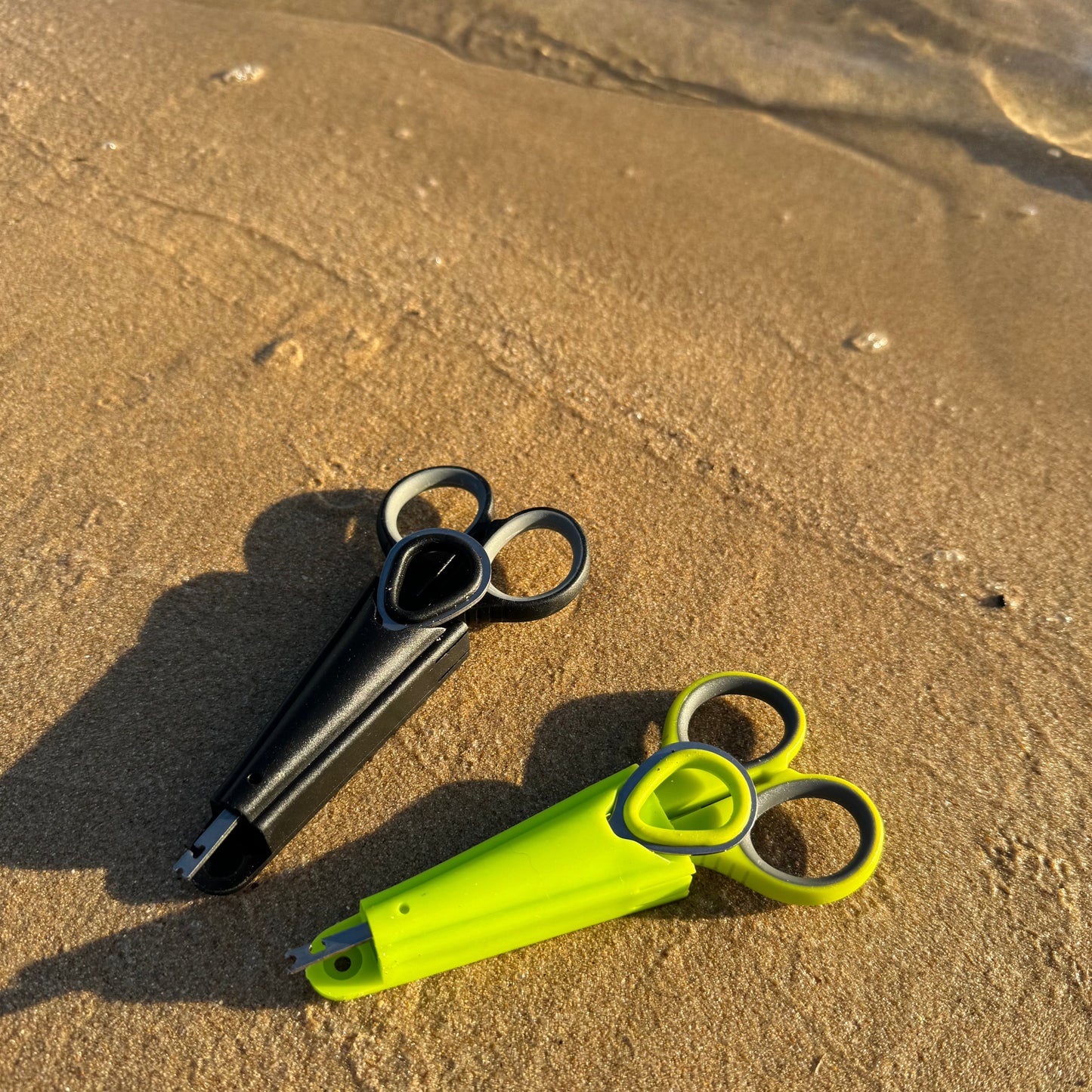 Scissors - 316 Stainless with hook remover